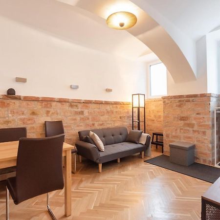 Der Fuchsbau - Neu, Kuschelig Und Zentral Im Gruenen Apartment Viena Exterior foto